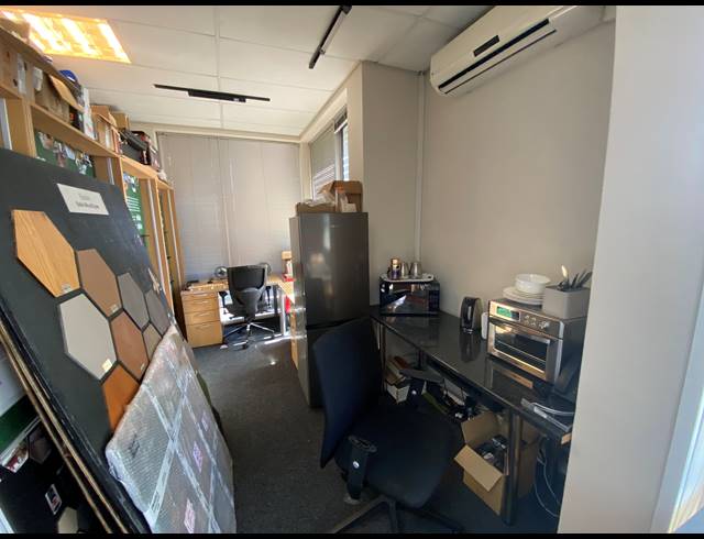 136M² WORKSHOP TO LET IN BROOKLYN